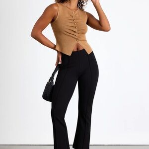 Chic Pin-tuck Black Flare Capri Pants